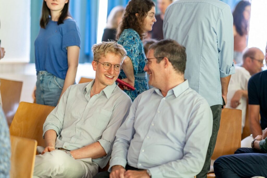 Studierender und Dozent